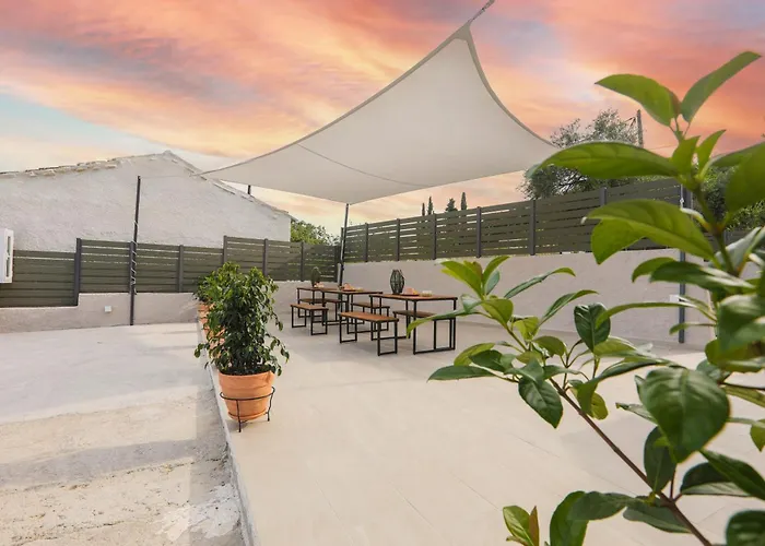 Olive Green Suites, Sidari