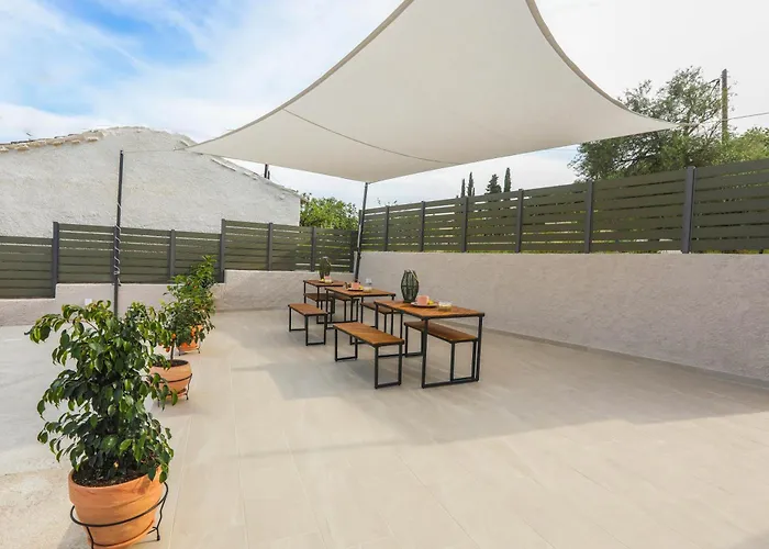 Olive Green Suites, Sidari